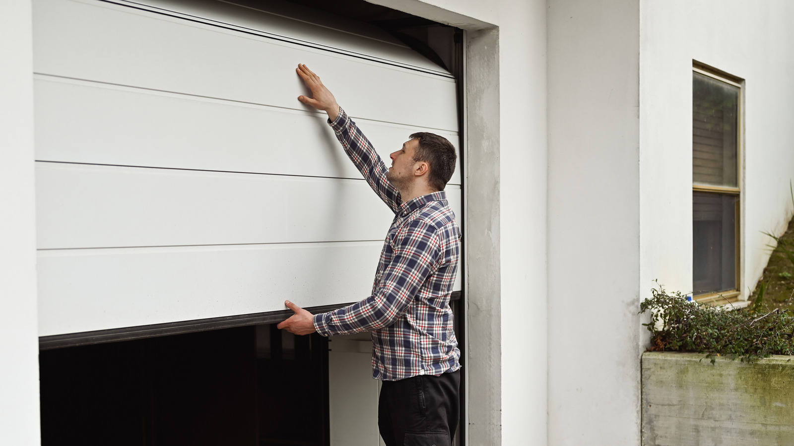Garage Door Dents Repair in Bakersfield